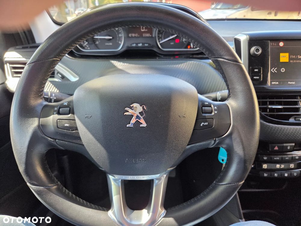 Peugeot 2008 1.2 Pure Tech Style EU6 - 12