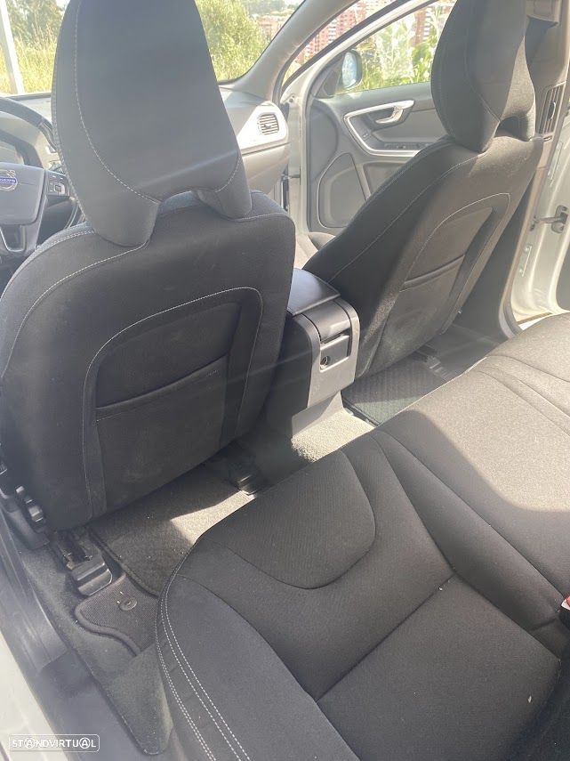 Volvo V60 1.6 D2 Drive Momentum Start/Stop - 14