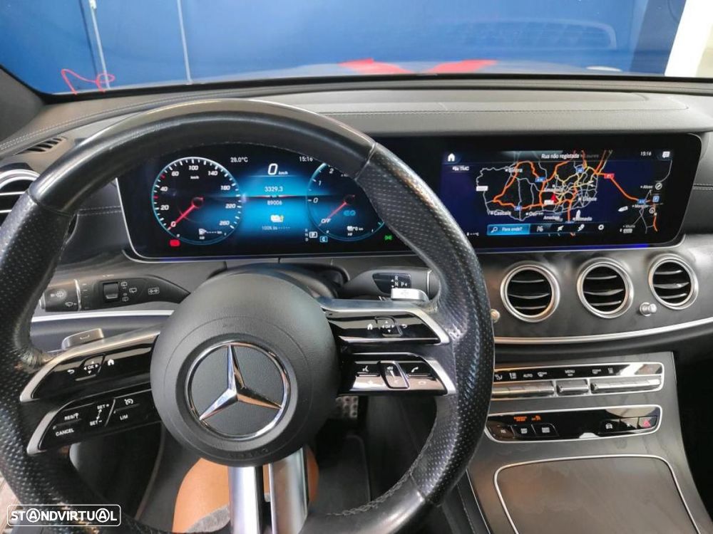 Mercedes-Benz E 300 de AMG Line - 4