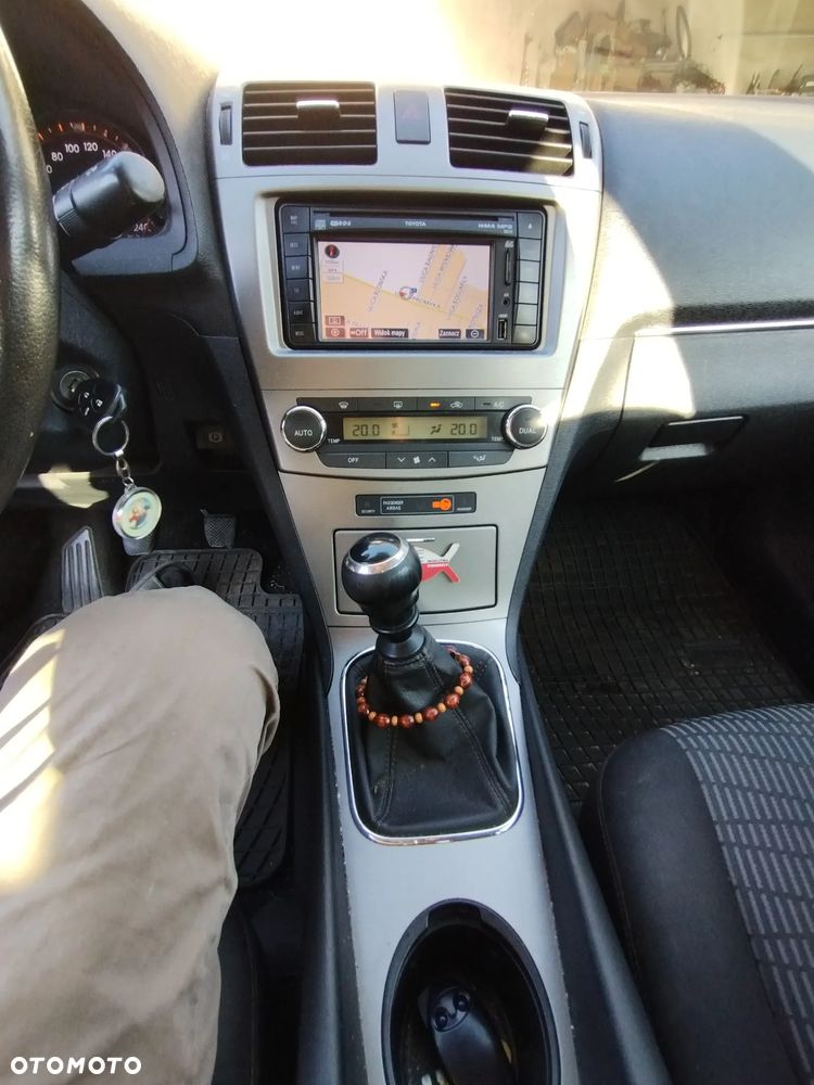 Toyota Avensis 1.8 Comfort - 7