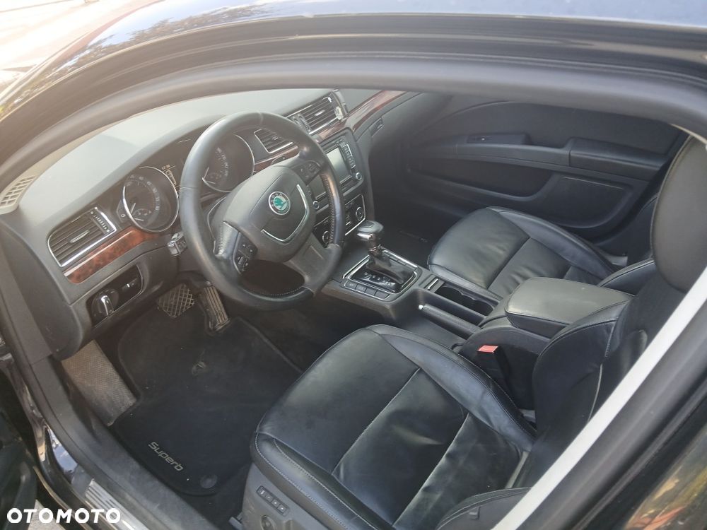 Skoda Superb 2012 photo 5