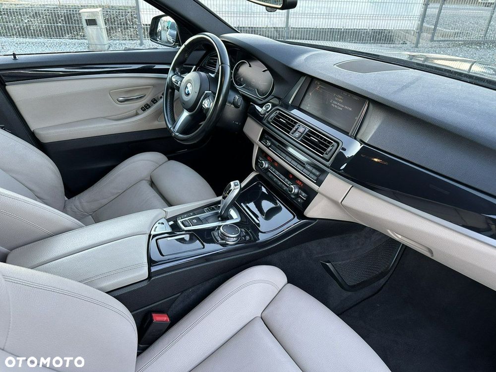 BMW Seria 5 528i xDrive - 39