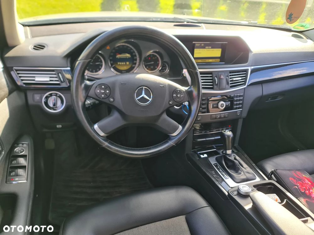 Mercedes-Benz E-Class 2011 photo 5