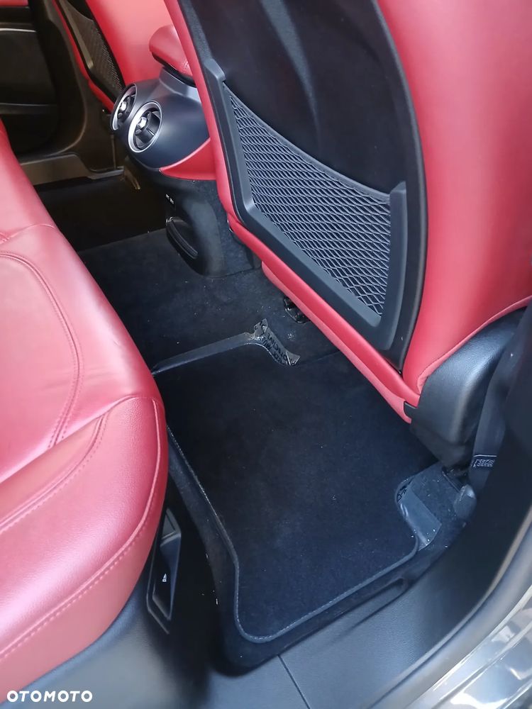 Alfa Romeo Stelvio - 29