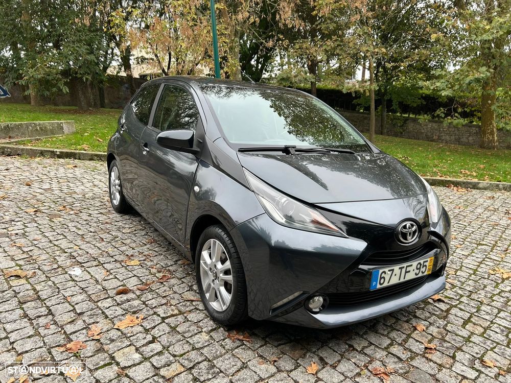 Toyota Aygo 1.0 X-Play Plus+X-Touch +TSS MM - 4