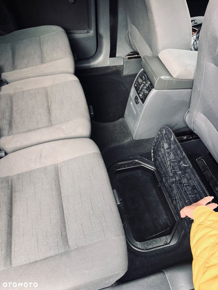 Volkswagen Touran - 8