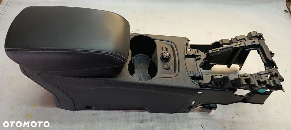 Focus MK3 podłokietnik skóra EU Ford - 1