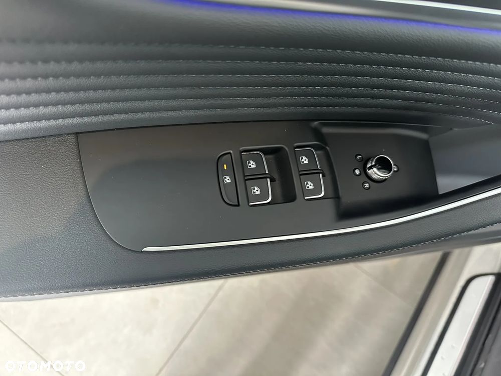 Hongqi HS5 - 13