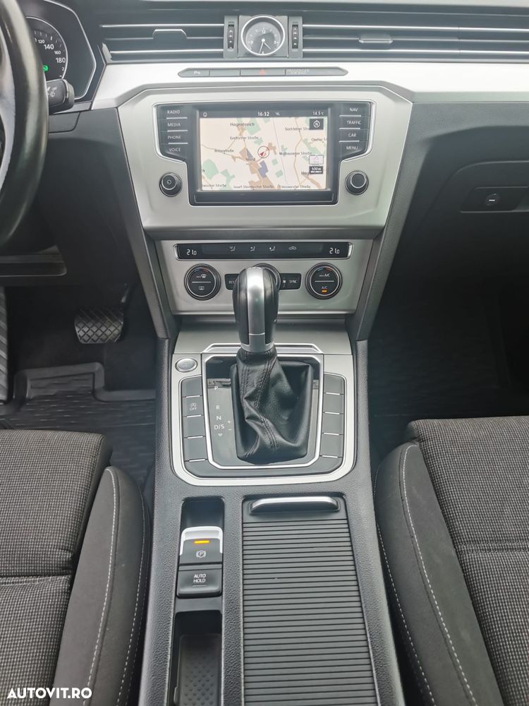 Volkswagen Passat 1.6 TDI (BlueMotion Technology) DSG Comfortline - 13