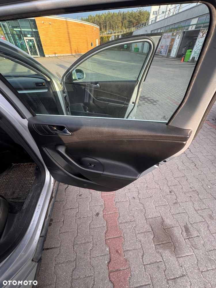 Volkswagen Passat 2.0 TDI DPF Highline DSG - 11