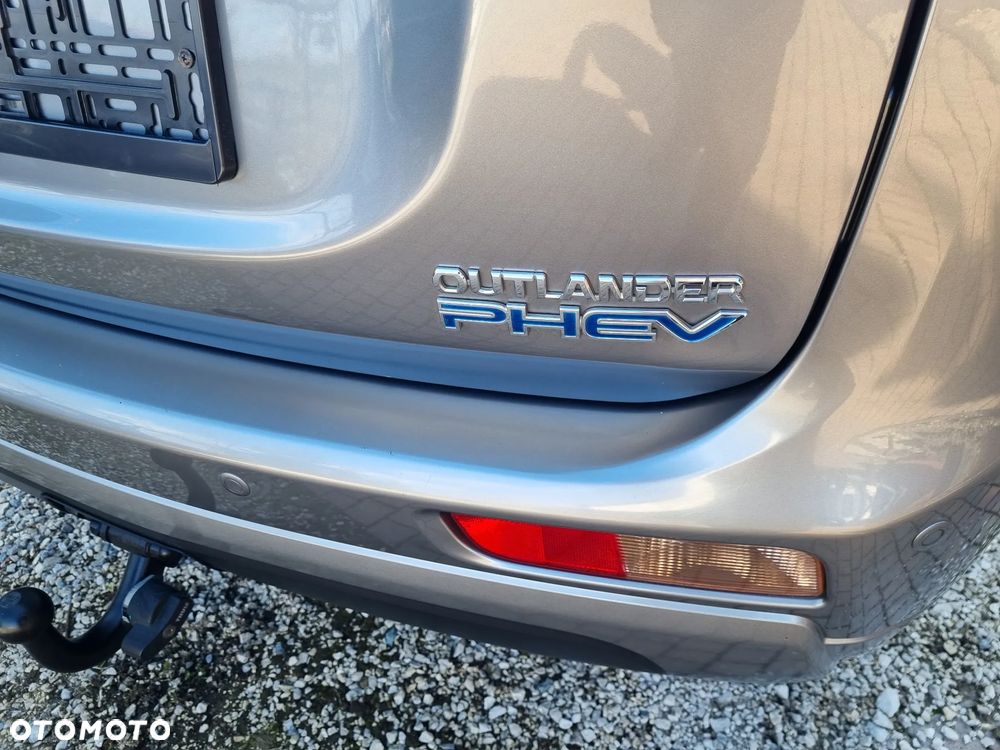 Mitsubishi Outlander 2.0 4WD Top - 36