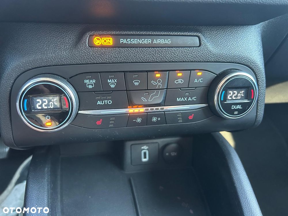 Ford Focus 1.5 EcoBoost Active - 33