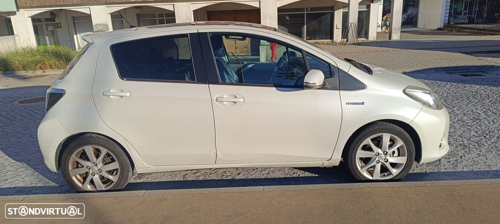 Toyota Yaris ver-1-5-hsd-comfort - 5