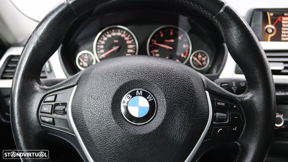 BMW 318 d Touring Auto - 9