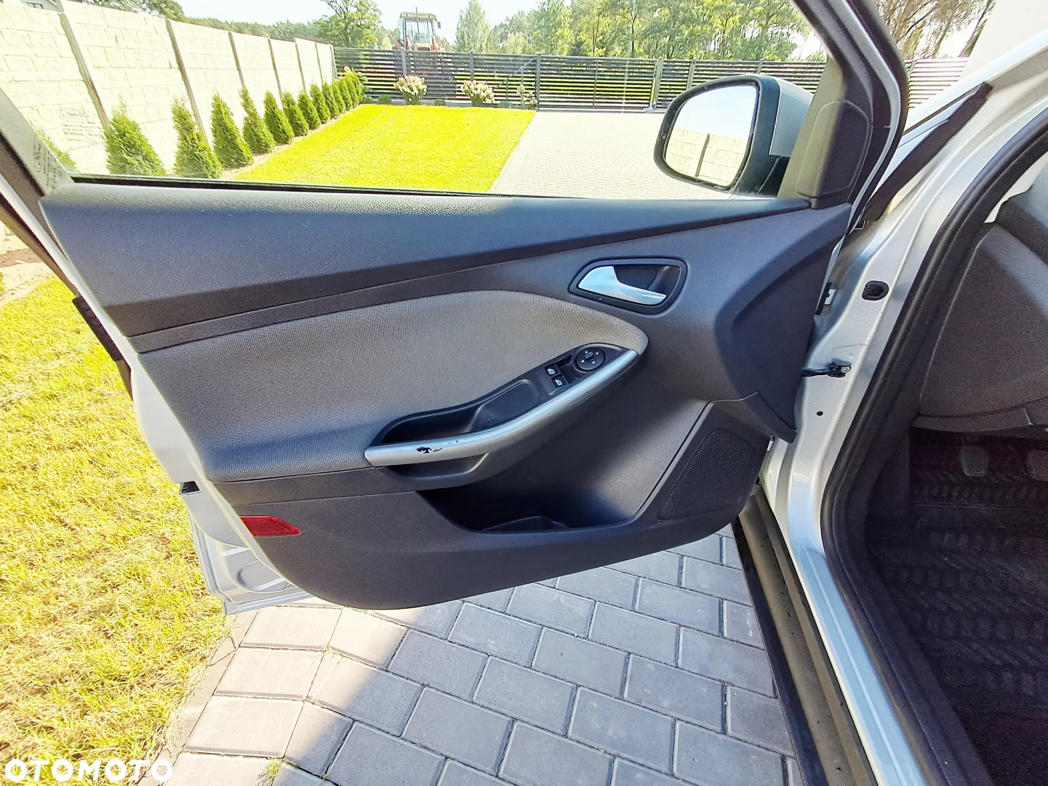 Ford Focus Turnier 1.0 EcoBoost Start-Stopp-System Ambiente - 23
