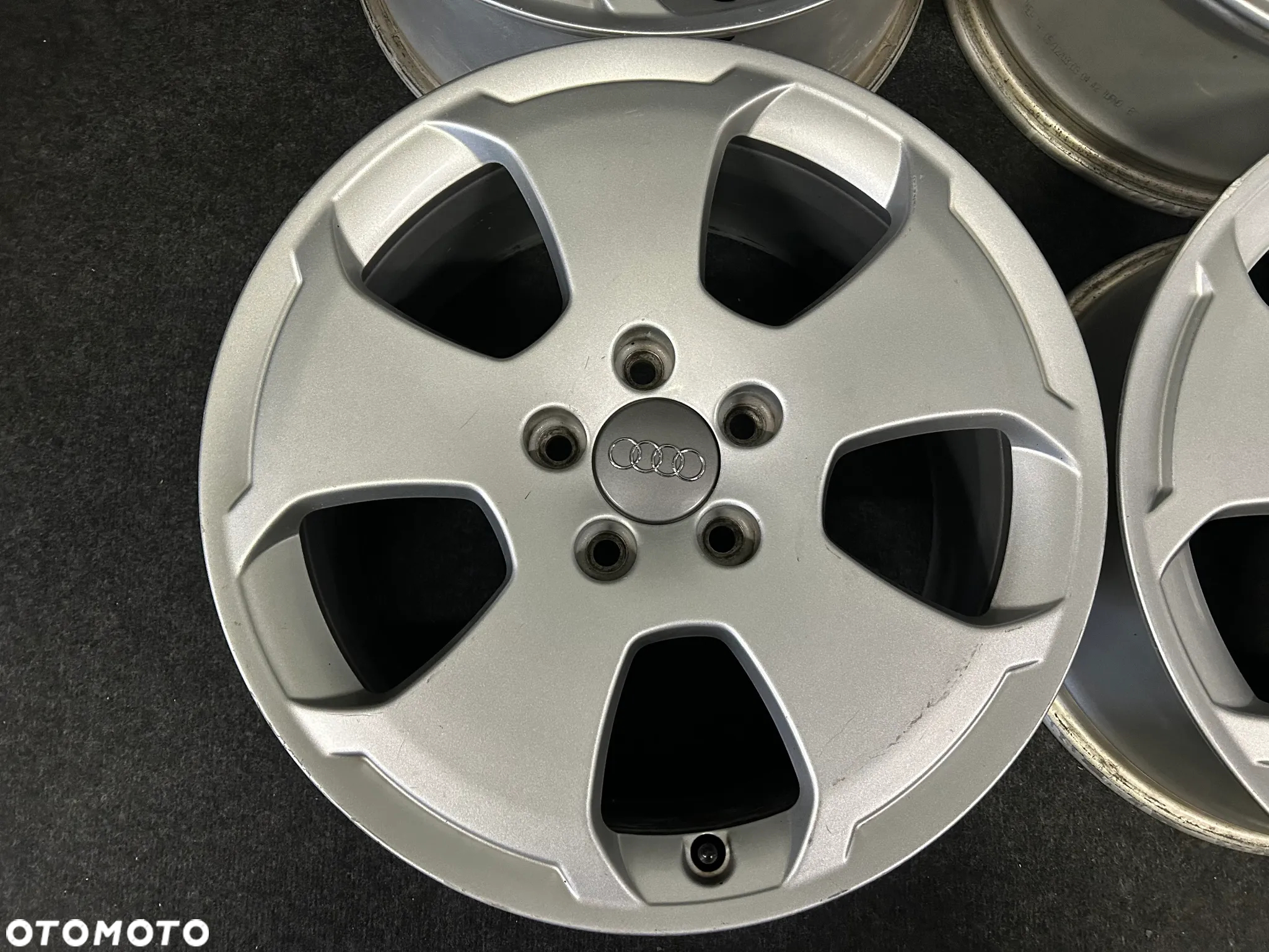 Alufelgi Audi A3 8P0, 8V0, A4 B6, B7 17 cali 5x112 4szt. - 8
