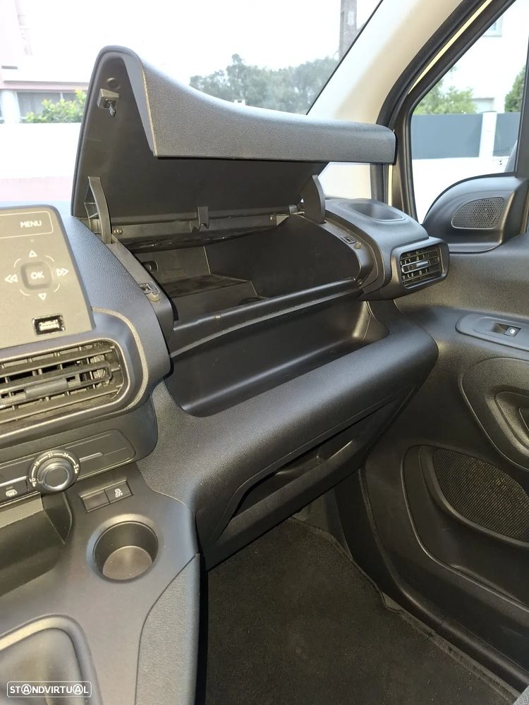 Peugeot Partener  1.5 Blue HDI Pro Standard 3 lugares - 19