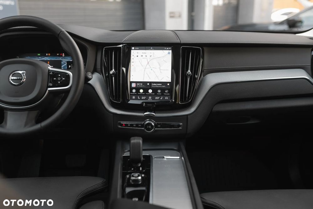 Volvo XC 60 B5 B AWD Ultimate Dark - 14