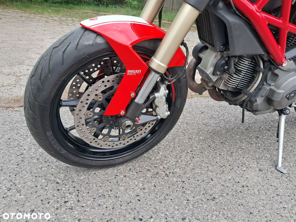 Ducati Monster - 11