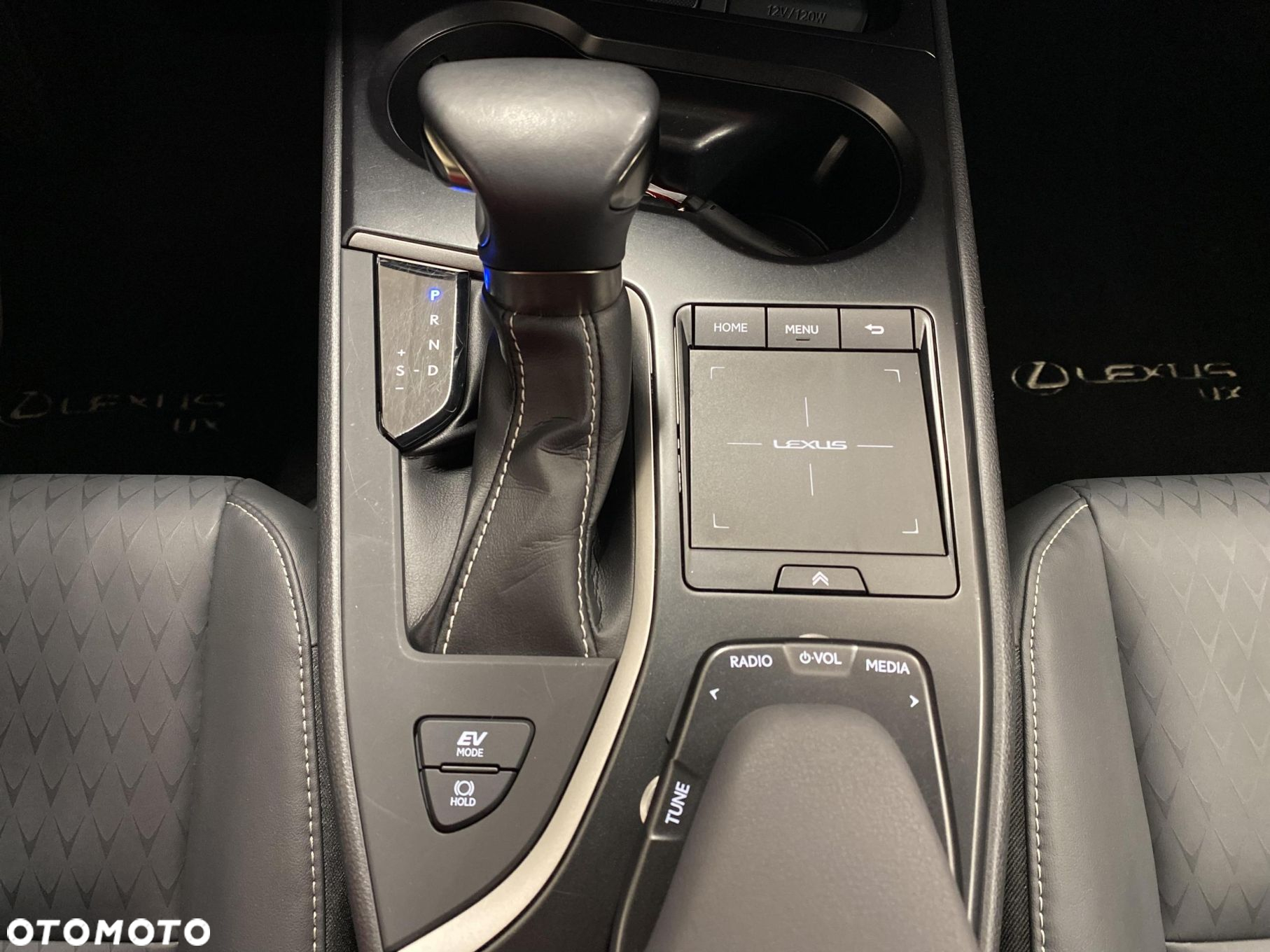 Lexus UX 250h GPF F Impression 2WD - 18