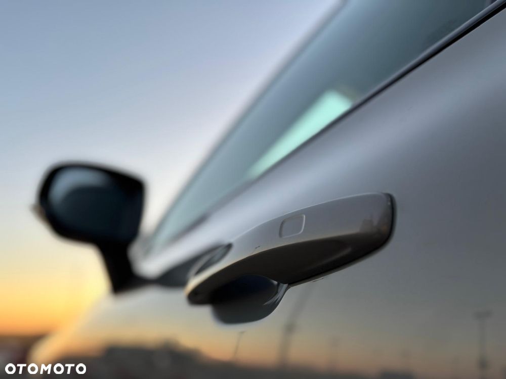 Volvo XC 60 B4 D Plus Dark - 9