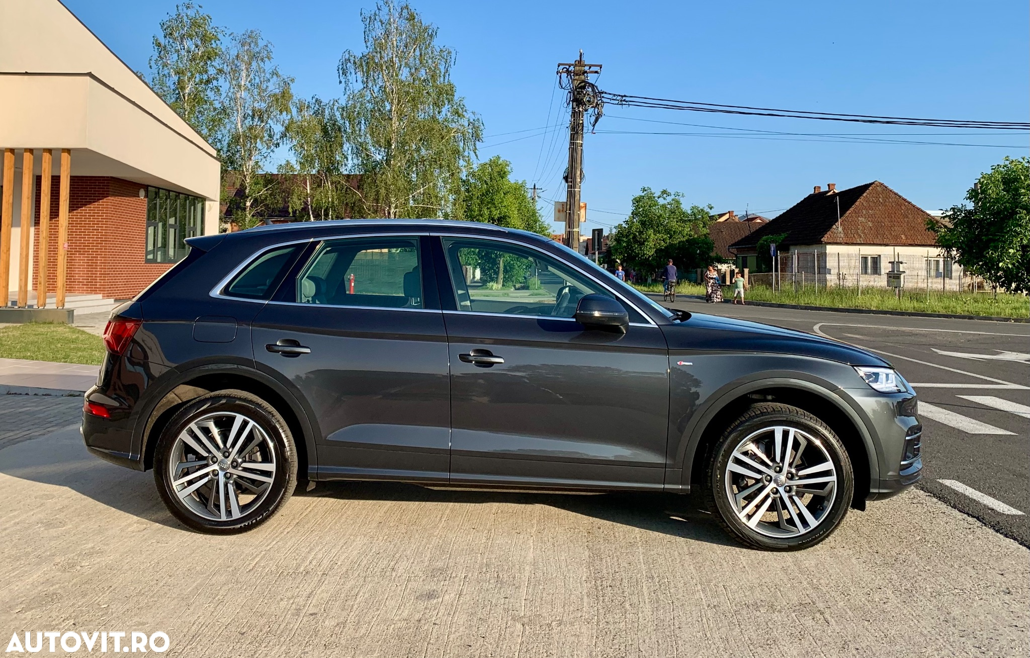 Audi Q5 2.0 40 TDI quattro S tronic Design - 5