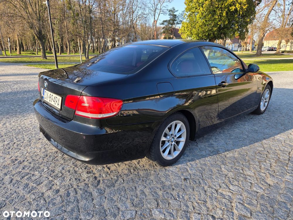 BMW Seria 3 320i - 5
