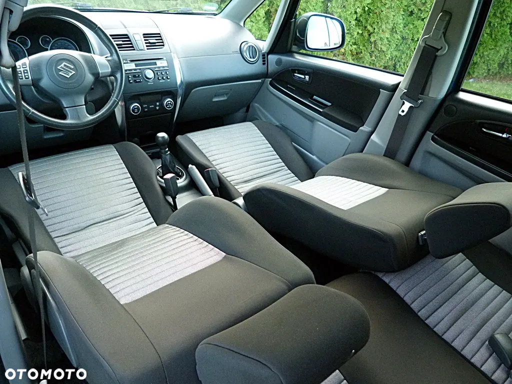 Suzuki SX4 1.6 Comfort Plus 4WD - 13