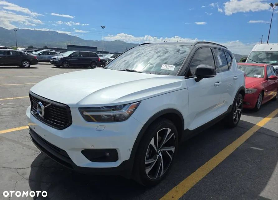 Volvo XC 40 T5 AWD R-Design - 2