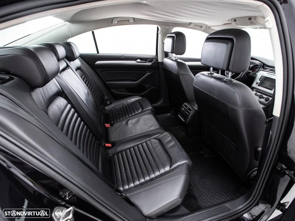 Volkswagen Passat — fotografia 11