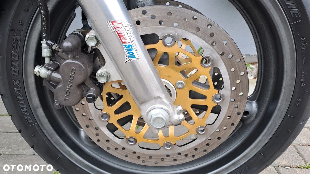 Suzuki GSX - 11