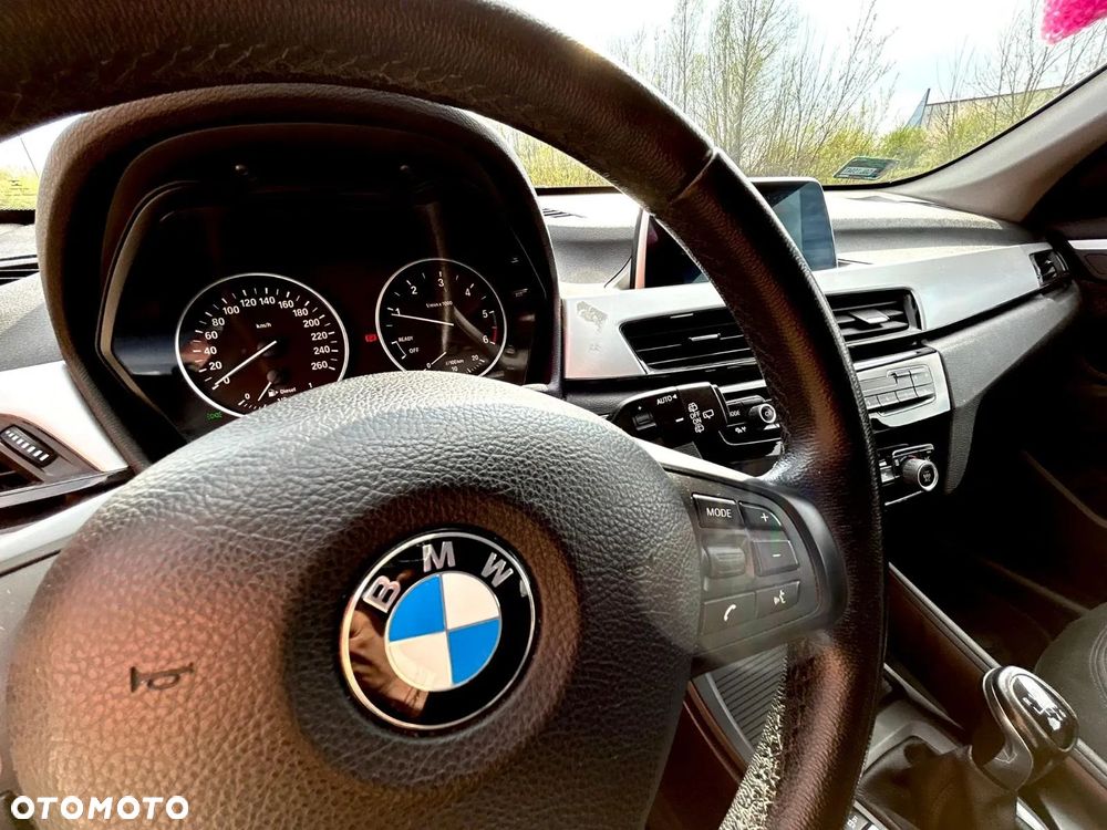 BMW X1 sDrive18d - 11