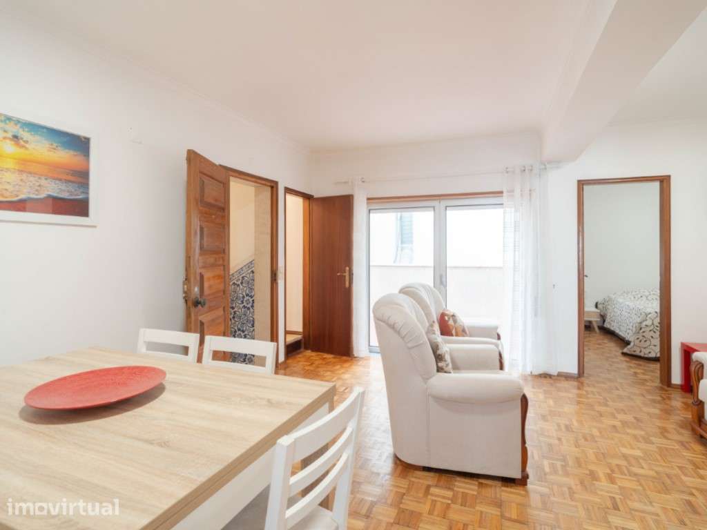 Apartamento T2+1 a 2 Passos da Praia com Arrecadação Privada | Nazaré - Grande imagem: 2/32
