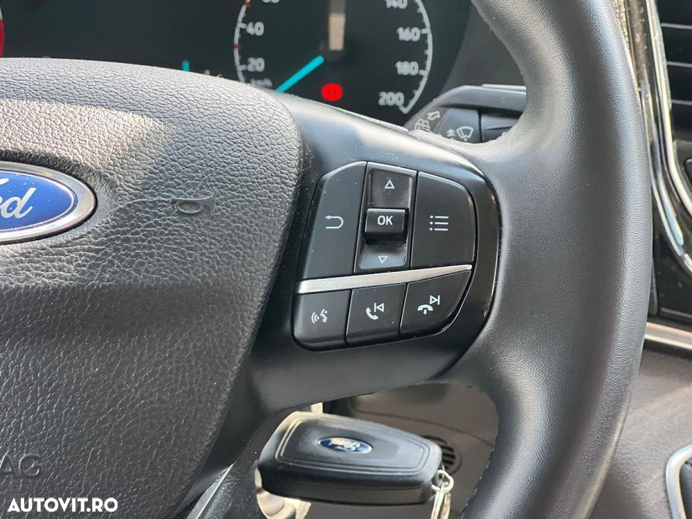 Ford Tourneo Custom - 18