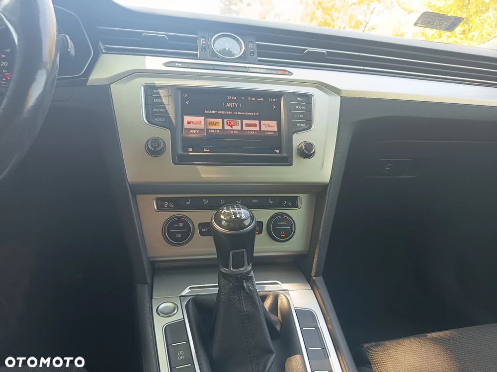 Volkswagen Passat 2.0 TDI BMT Comfortline - 4