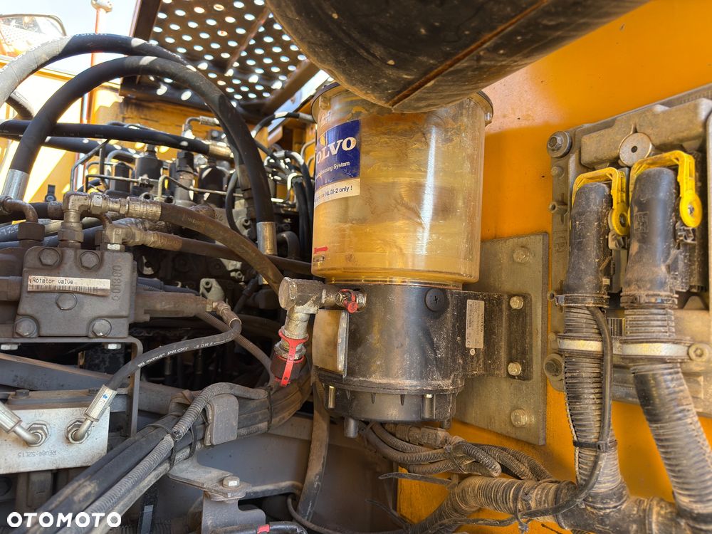 Volvo EC 220 EL - 18
