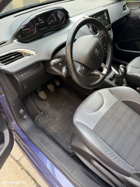 Peugeot 208 1.2 PureTech Allure S&S - 15