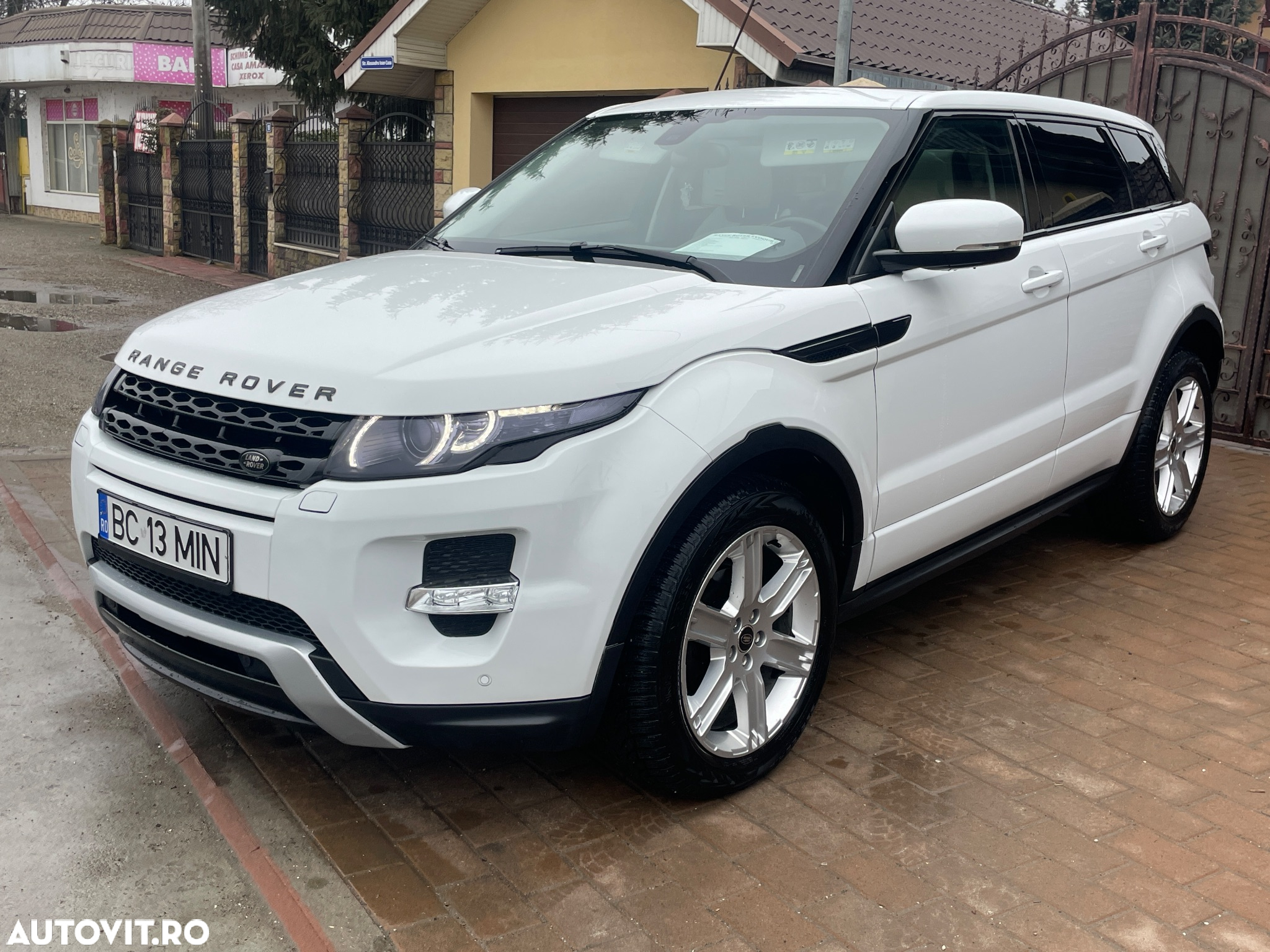 Land Rover Range Rover Evoque - 24