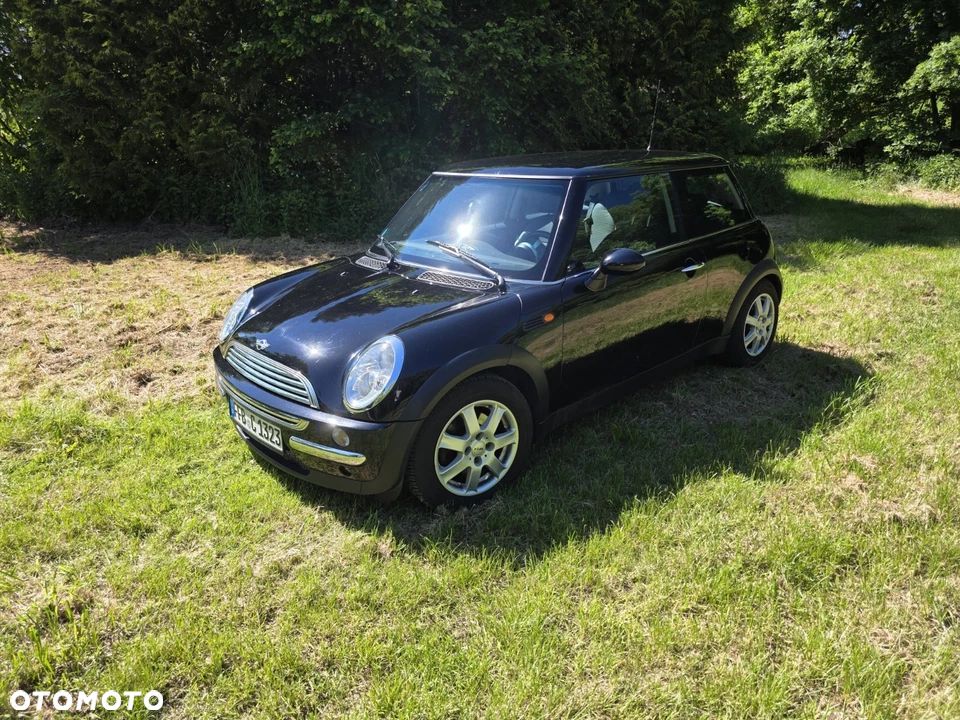mini r50 r52 r53 Kolor BLACK 668 /9 Maska Drzwi Klapa Błotnik Ćwiartka Lusterko Szyba Czołowa Felgi 15 Reflektor Lampa Skrzynia biegów Pas przedni Komplet Chłodnic Półoś Przekładnia Kierownicza  Pompa Wspomagania Nakładka Słupka Zamek Drzwi Klamka Linki Maski Zamek Pompa Abs Asc ASR Wybierka Linki Dach panorama Podsufitka Obudowa filtra powietrza listwa Blenda klapy Serwo Antena Wydech tłumik - 1