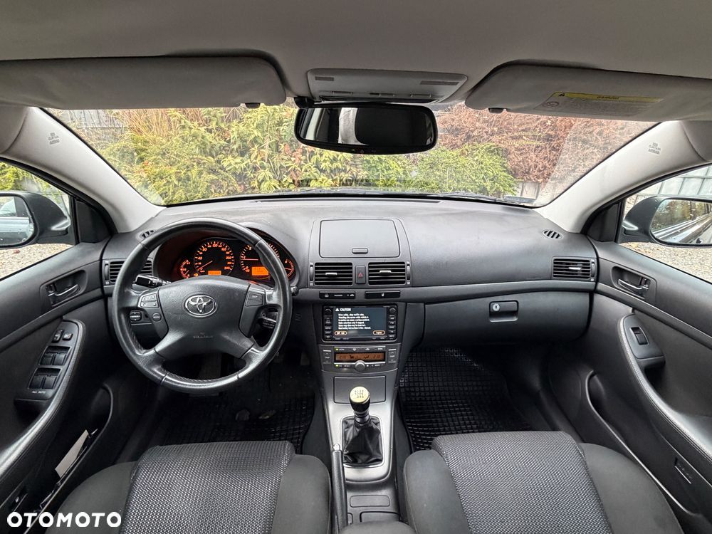 Toyota Avensis 2.0 D-4D Sol+NAVI - 17