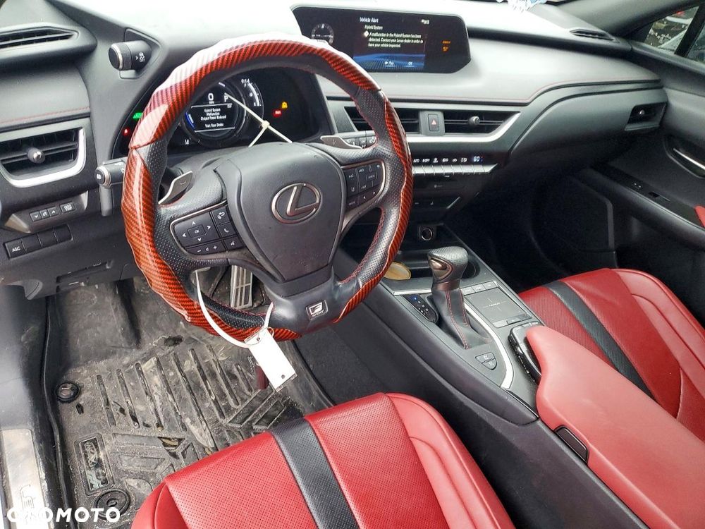 Lexus UX 250h - 8