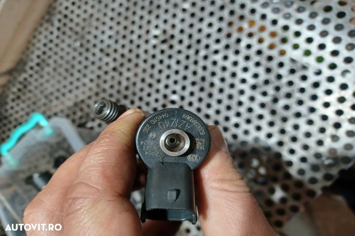 Injector motorina 1.9 DCI 8200389369 0445110230 Renault Megane 2 [200 - 2