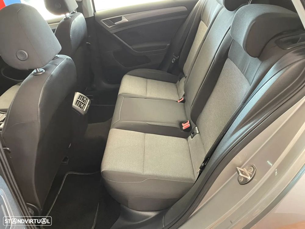 VW Golf - 19