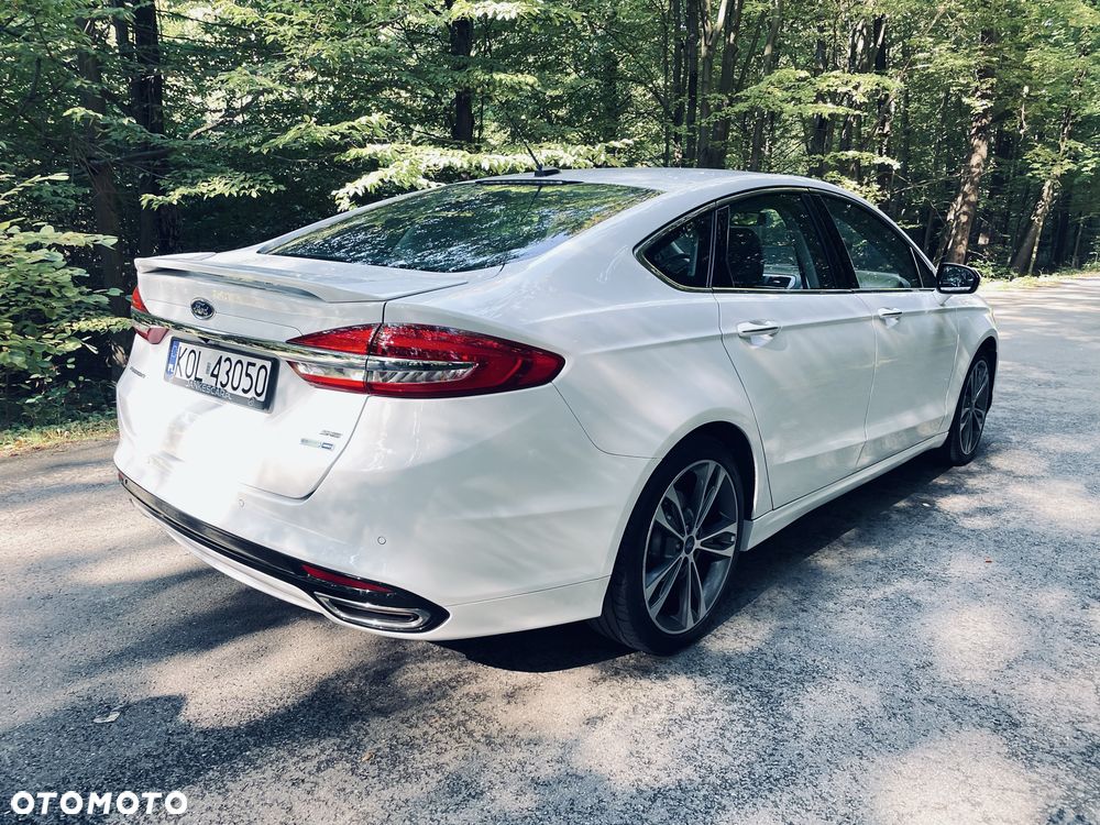 Ford Fusion - 4