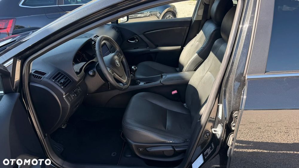 Toyota Avensis 2.0 D-4D Premium - 12