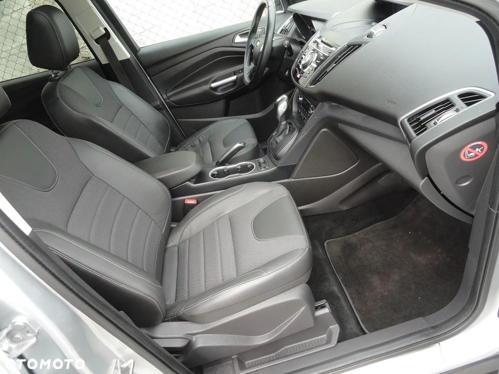 Ford Kuga 2.0 TDCi 4x4 Titanium - 16