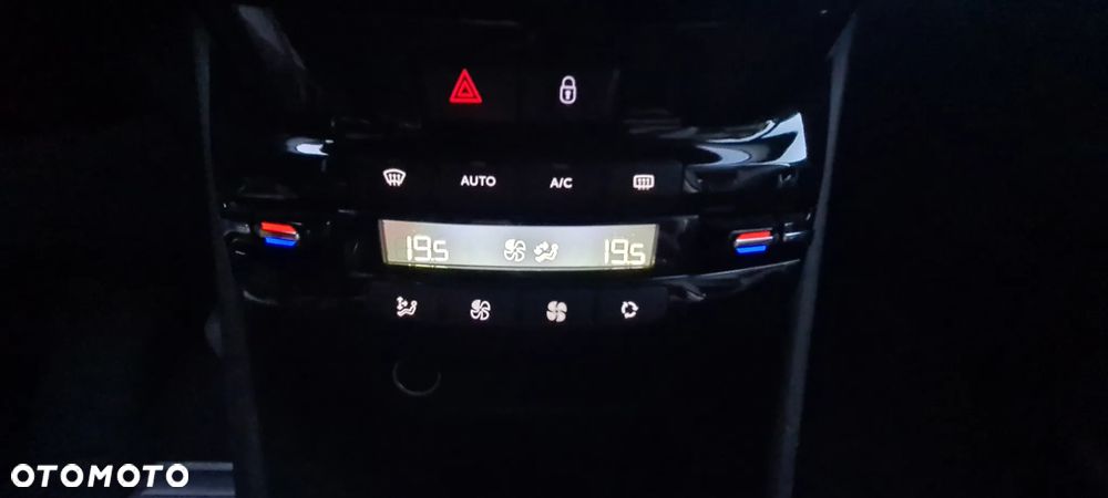 Peugeot 208 1.2 PureTech GPF Signature S&S EAT6 - 20