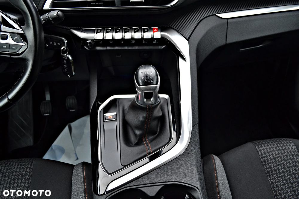 Peugeot 5008 1.2 PureTech Active S&S - 29