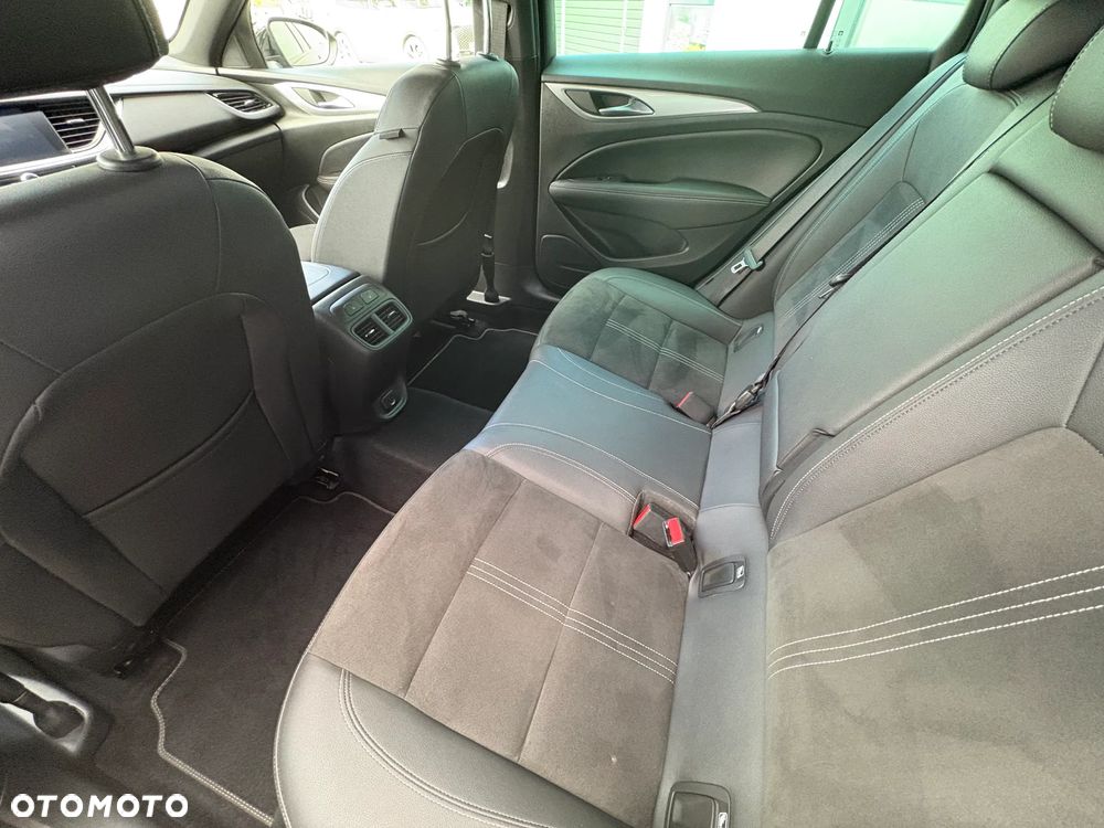 Opel Insignia - 8