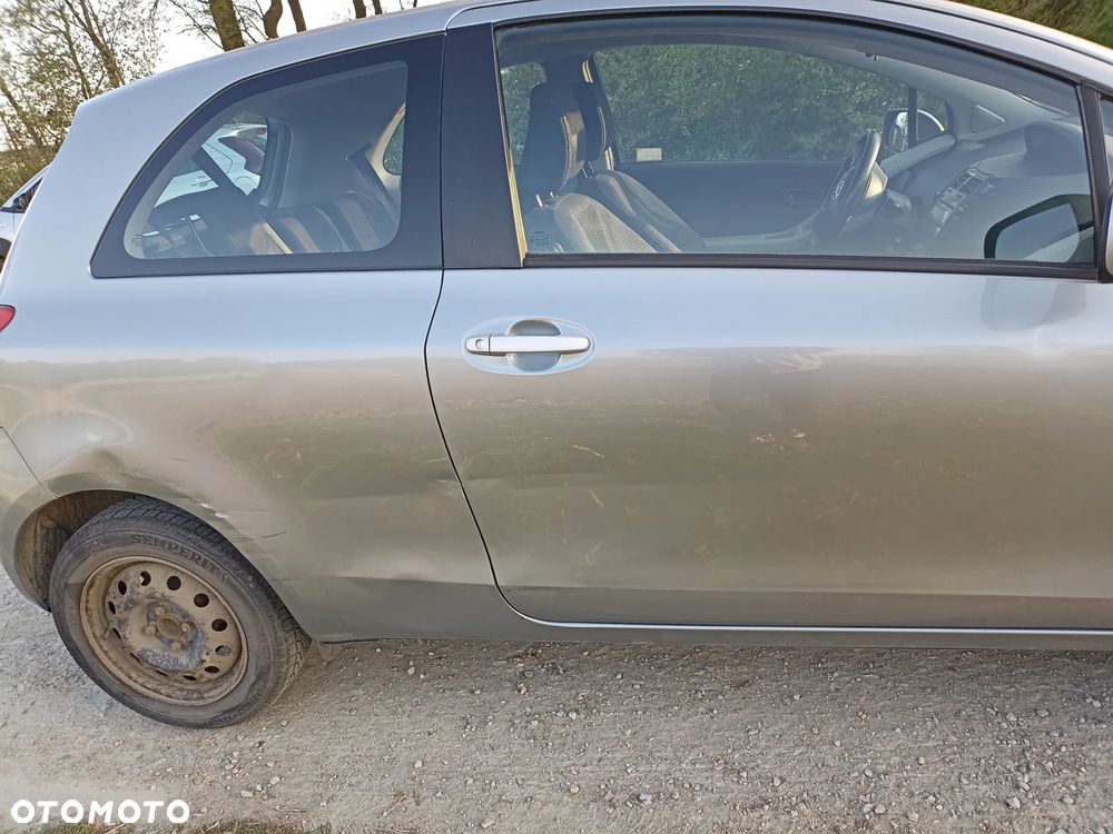 Toyota Yaris - 11
